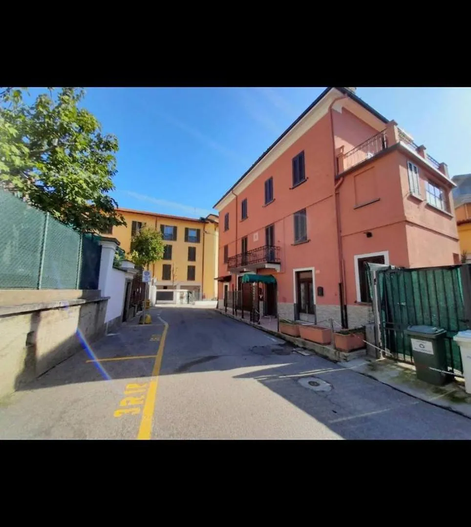 Casa Della Pace Aparthotel Cernobbio 0*,  Itália